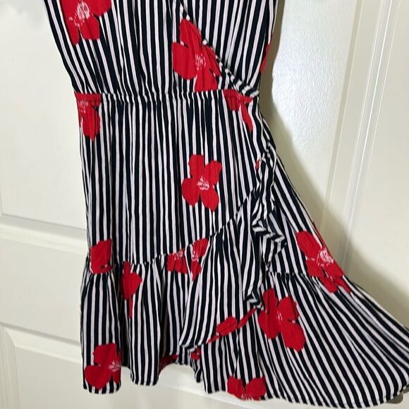 Madewell - Mini Ruffle Wrap Dress, Striped Floral - Size 00, Black, White, Red - Picture 9 of 16